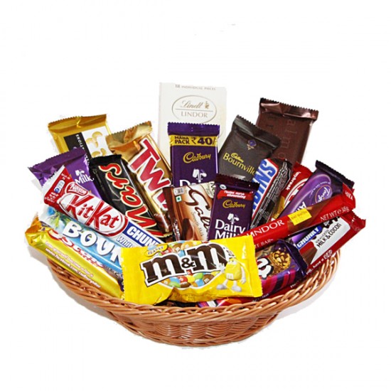 Chocolate Lover's Delight Basket-900gm