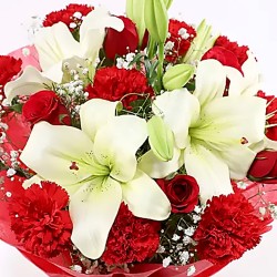 Beautiful Reds & Whites Bouquet